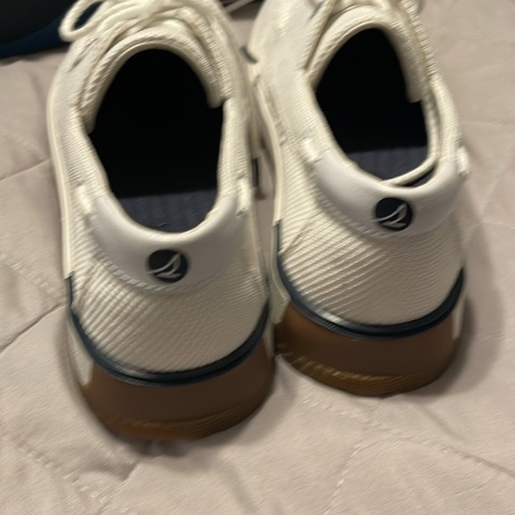 Sperry Women’s Boat Shoes - Picture 3 of 4